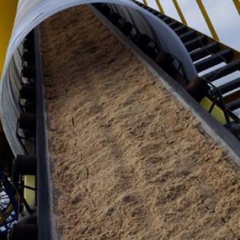 تسمه نقاله در کارخانه سیمان